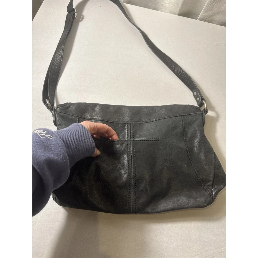 The Sak Black 100% Leather Purse Handbag Bag Magnetic Flap Foldover Soft